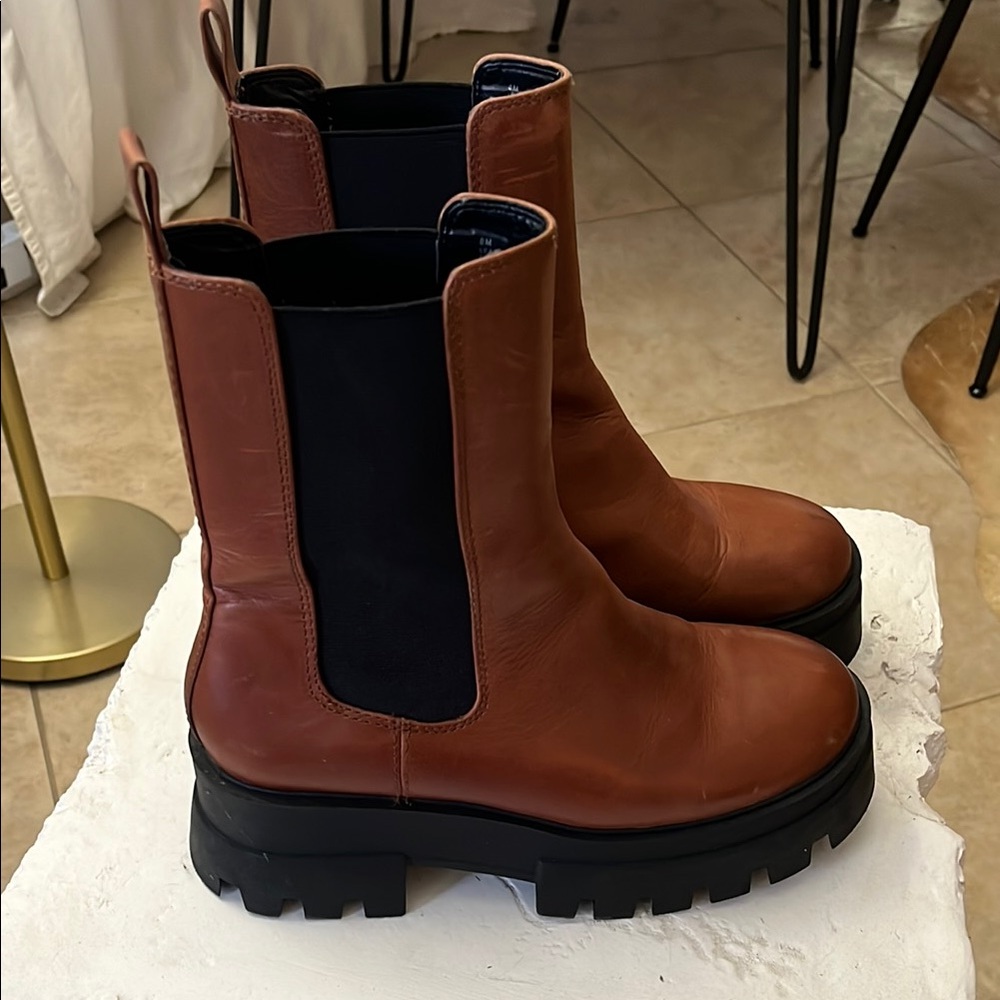 Gianni Bini Women's Brown Leather Chelsea Lug Boots